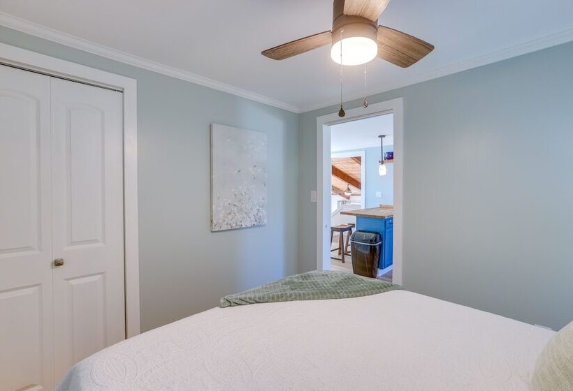 Waterfront Shelby Home W/ Fireplace & Scenic Decks