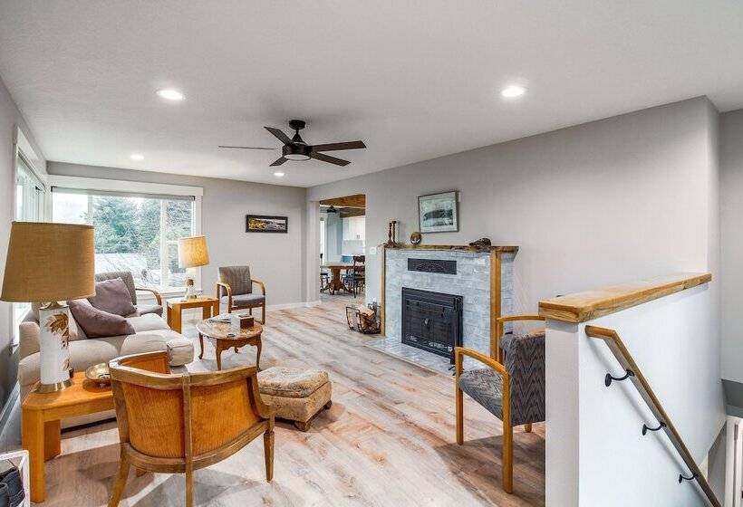 Welcoming Gardiner Home Near Oregon Dunes Rec Area