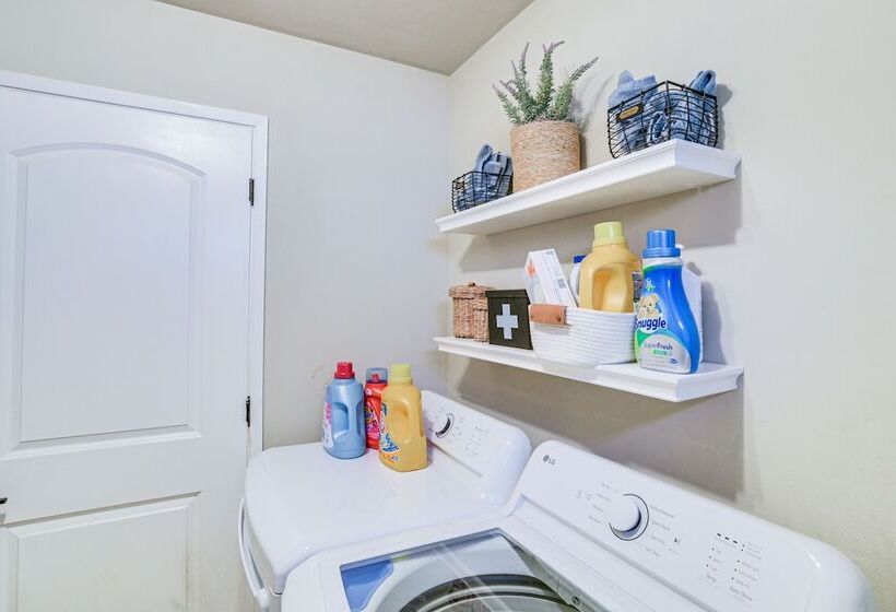 Westwood Cabin: Lake Almanor Across The Street!