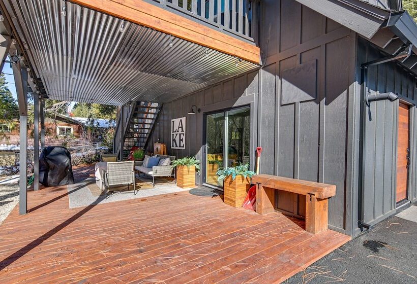 Westwood Cabin: Lake Almanor Across The Street!