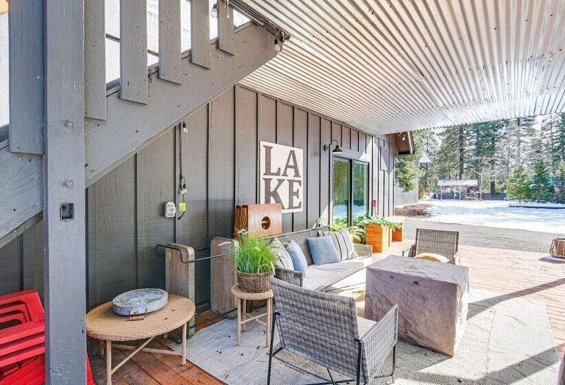 Westwood Cabin: Lake Almanor Across The Street!