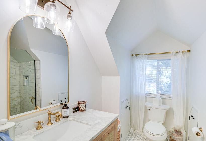 Westwood Cabin: Lake Almanor Across The Street!