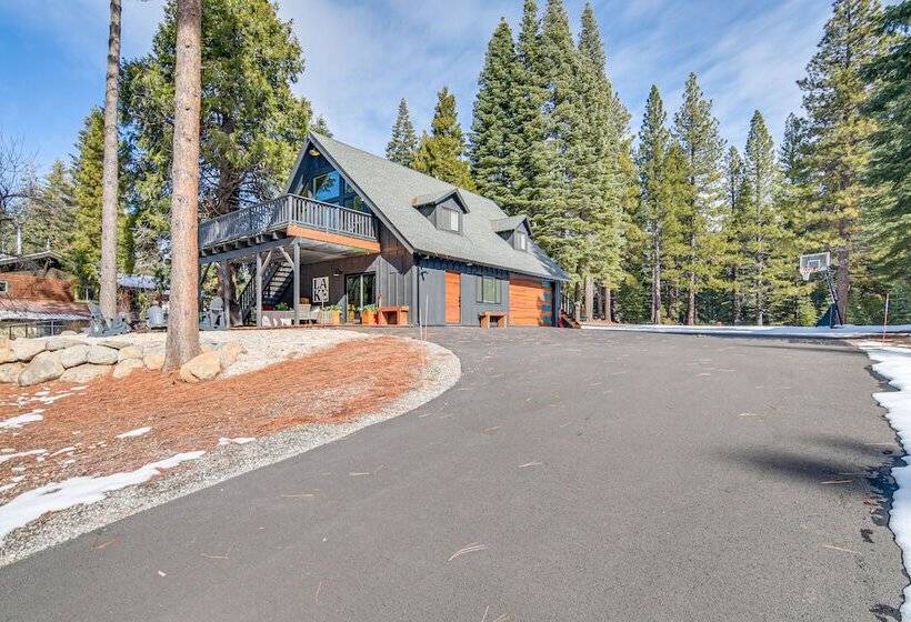 Westwood Cabin: Lake Almanor Across The Street!