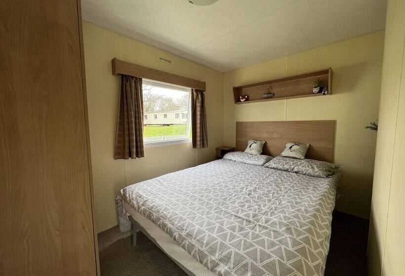 3 Bed Caravan Sea Views Discounted Ferry