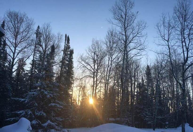 فندق صغير Rustic Woodland Lodge