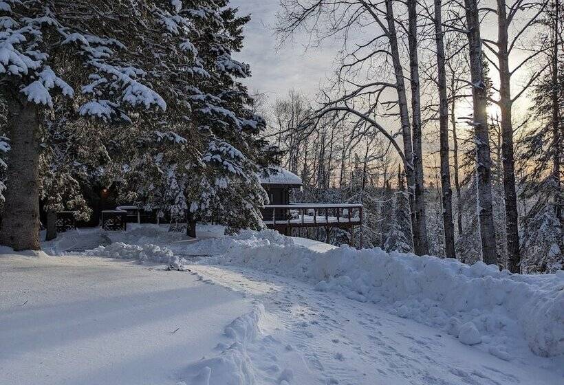 فندق صغير Rustic Woodland Lodge