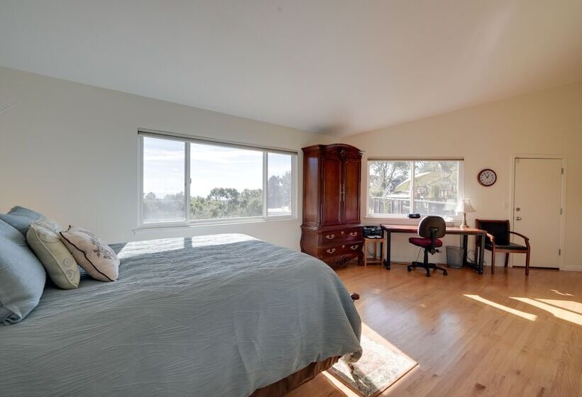 Aptos Home W/ Decks & Hot Tub   2 Mi To Beach!