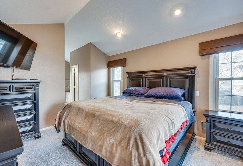 Arvada Home W/ Patio & Fire Pit ~ 16 Mi To Denver!