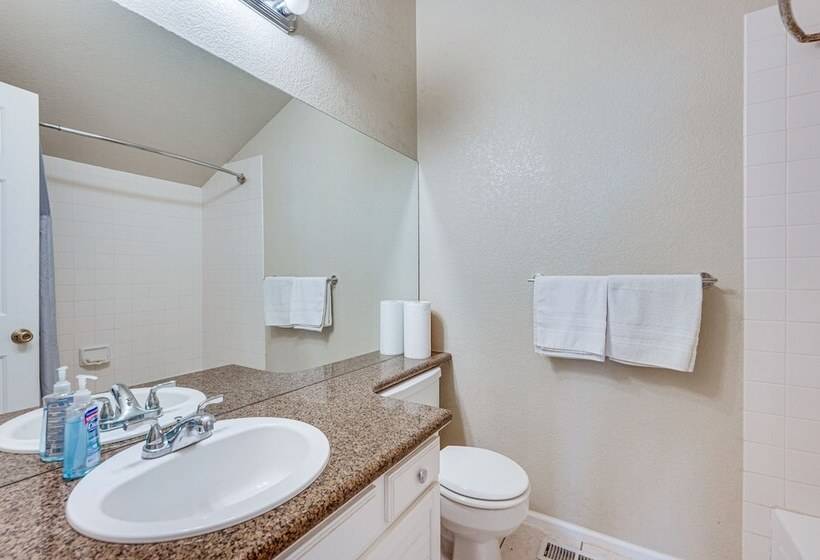 Arvada Home W/ Patio & Fire Pit ~ 16 Mi To Denver!