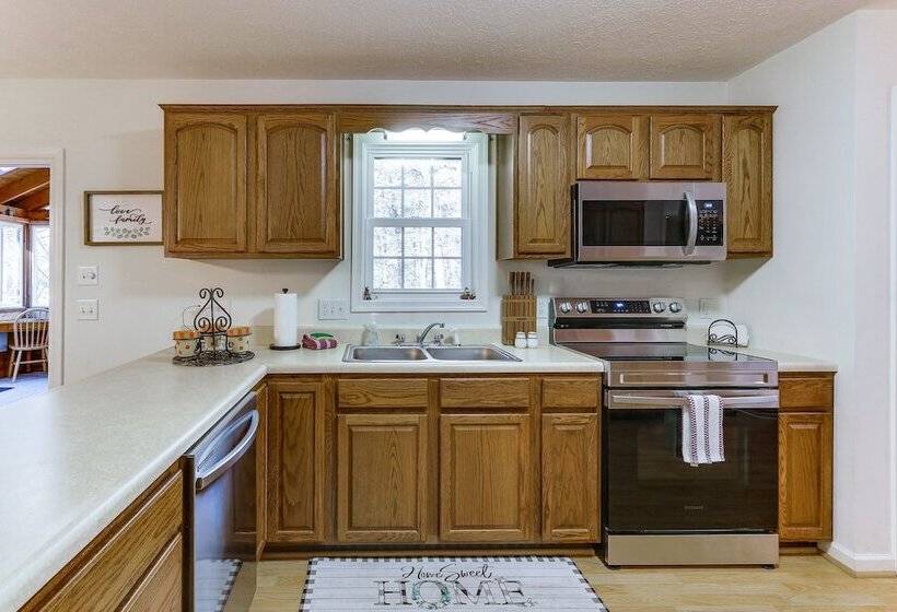 Basye Retreat W/ Hot Tub: 1 Mi To Bryce Resort!