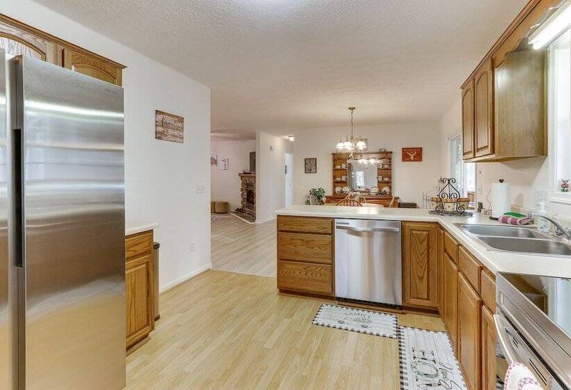 Basye Retreat W/ Hot Tub: 1 Mi To Bryce Resort!