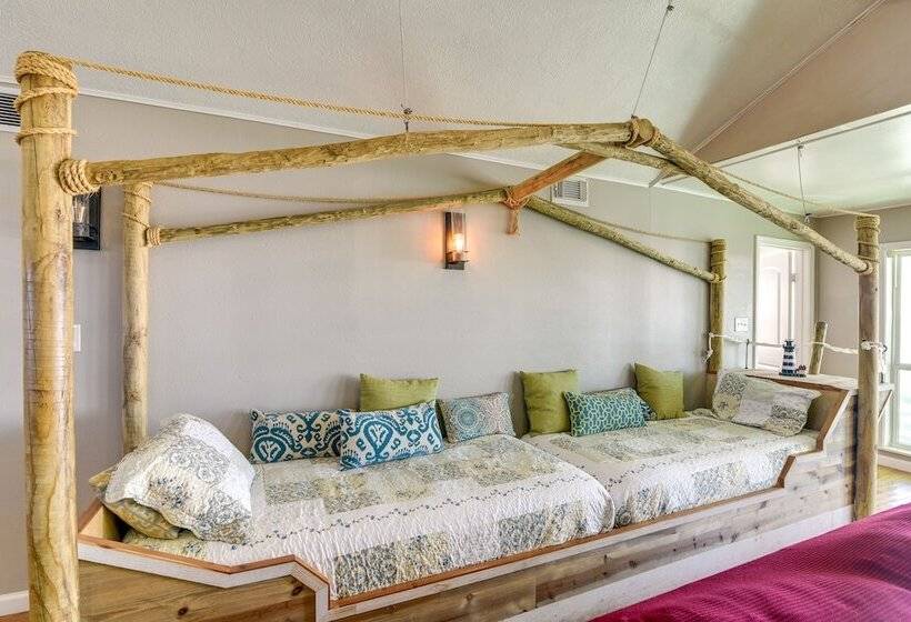 Oceanfront Surfside Beach Home W/ Amazing Views!