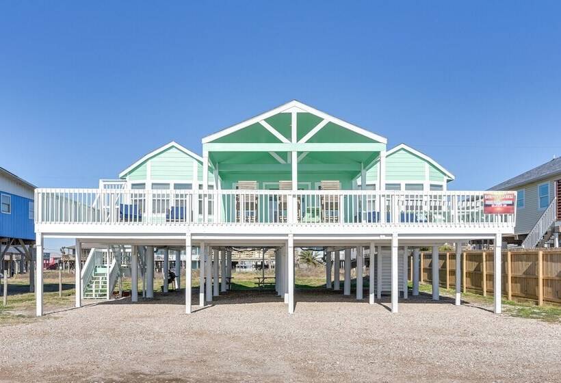 Oceanfront Surfside Beach Home W/ Amazing Views!
