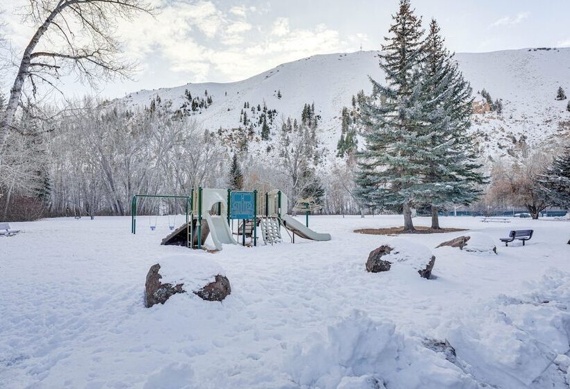 Beautiful Hailey Home: Walk To Big Wood River!