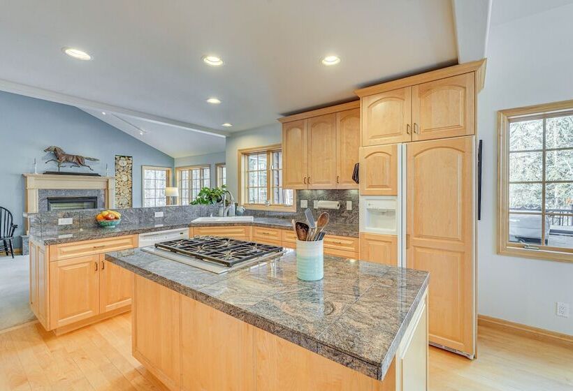 Beautiful Hailey Home: Walk To Big Wood River!