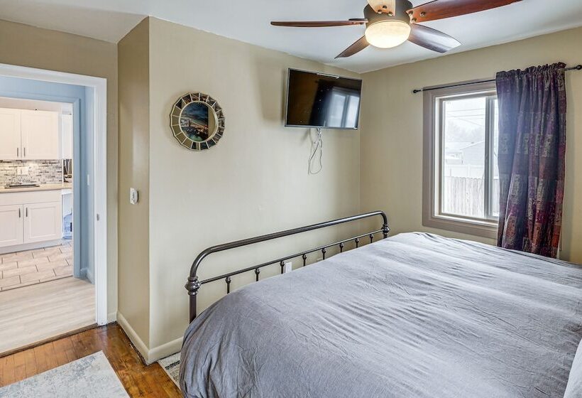 Billings Home W/ Trampoline, Gas Grill & Fire Pit!