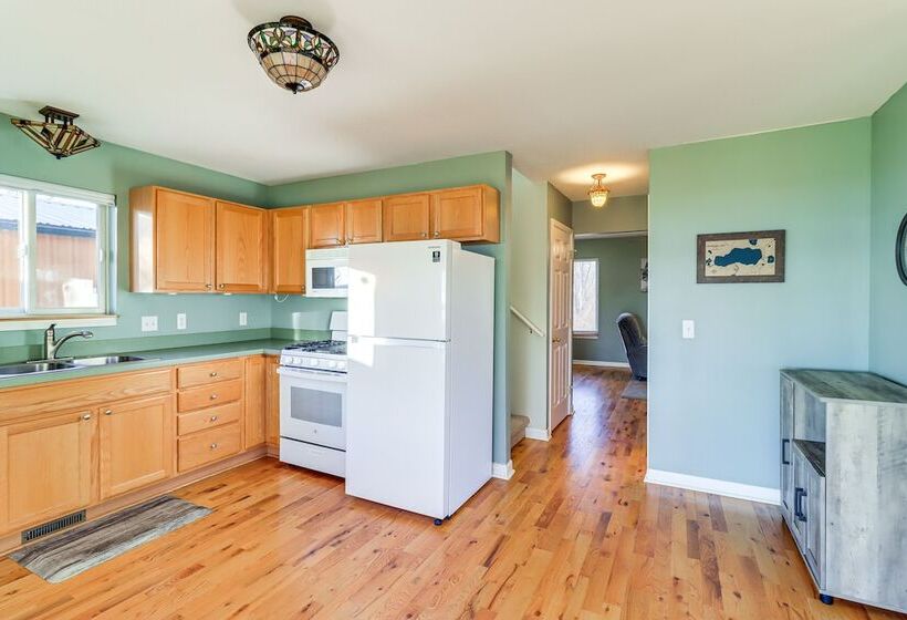 Brooklyn Cottage W/ Dock Steps To Wamplers Lake!