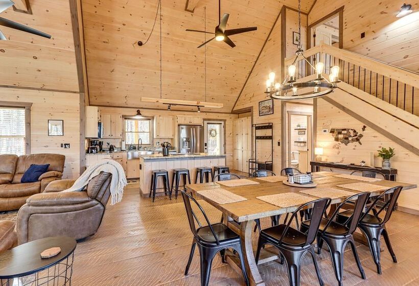 Cabin W/ Hot Tub & Sauna: 5 Mi To Dtwn Blue Ridge!