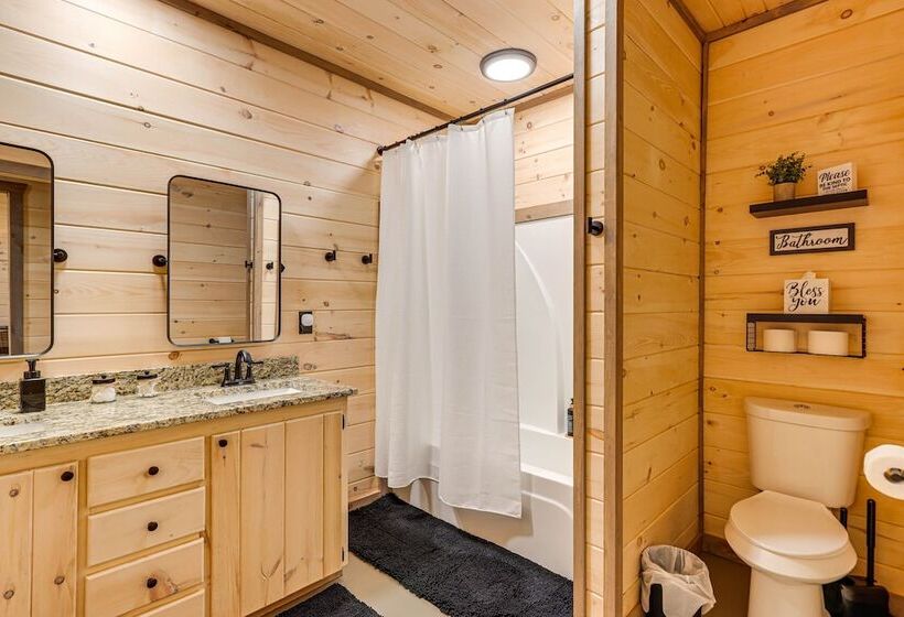 Cabin W/ Hot Tub & Sauna: 5 Mi To Dtwn Blue Ridge!
