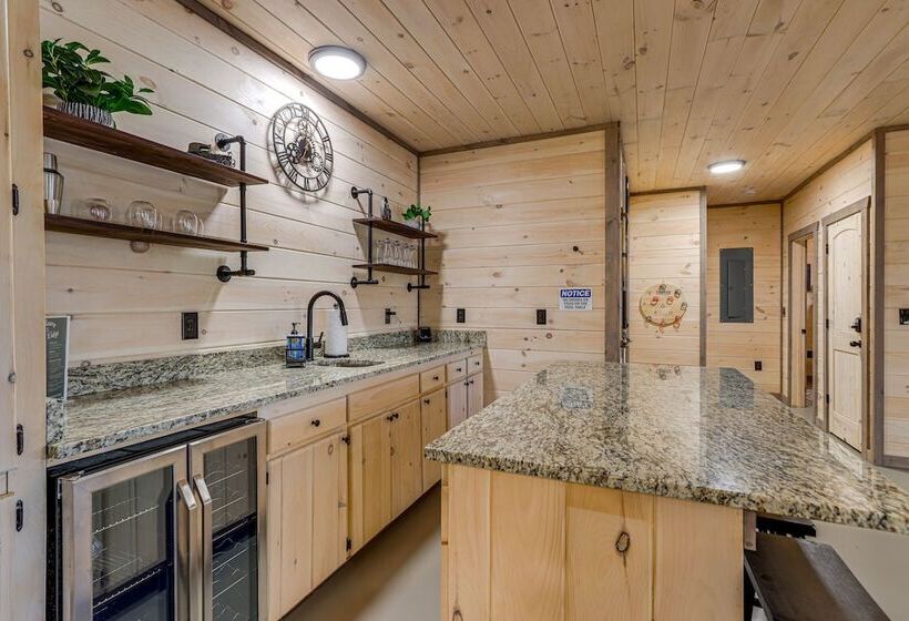 Cabin W/ Hot Tub & Sauna: 5 Mi To Dtwn Blue Ridge!