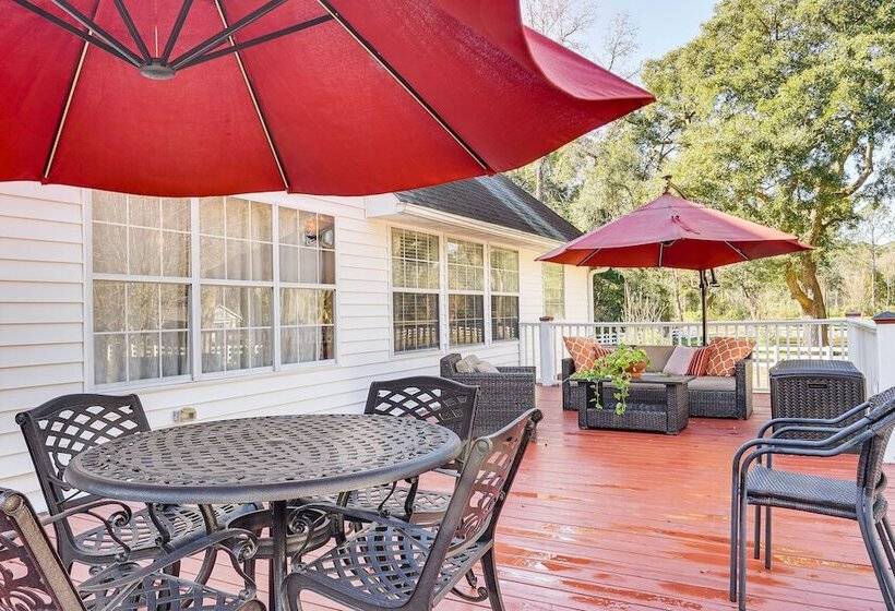 Charleston Home: Game Room, Large Deck & 2 Grills!