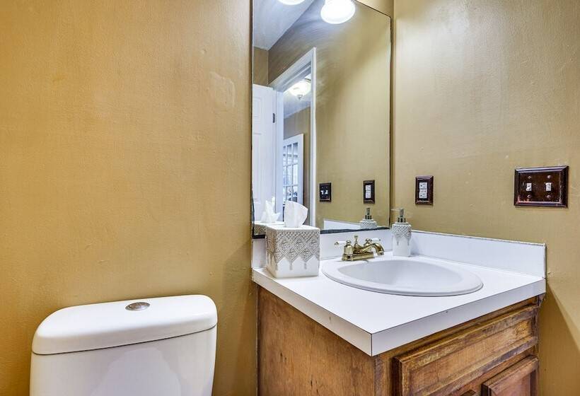 Charleston Home: Game Room, Large Deck & 2 Grills!