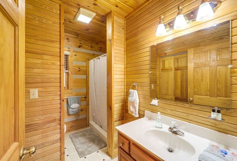 Charming Boone Cabin < 9 Mi To Appalachian Ski Mtn