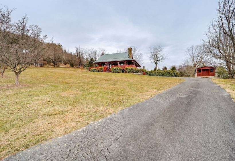 Charming Boone Cabin < 9 Mi To Appalachian Ski Mtn