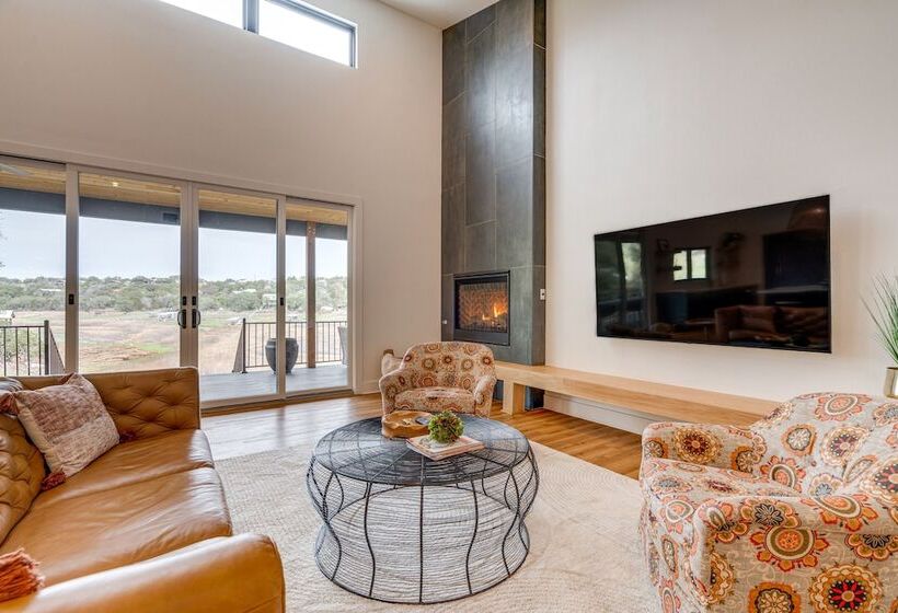 Chic Burnet Home On Lake Buchanan W/ 2 Fireplaces!