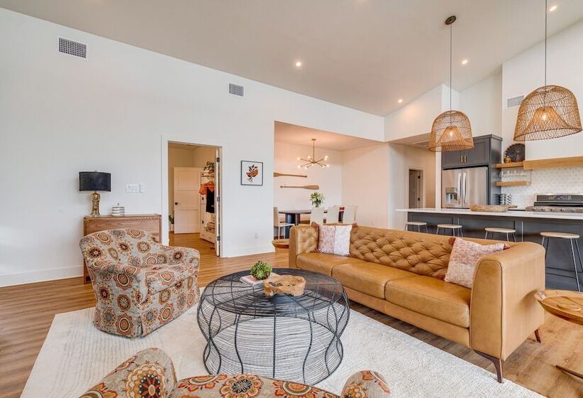 Chic Burnet Home On Lake Buchanan W/ 2 Fireplaces!