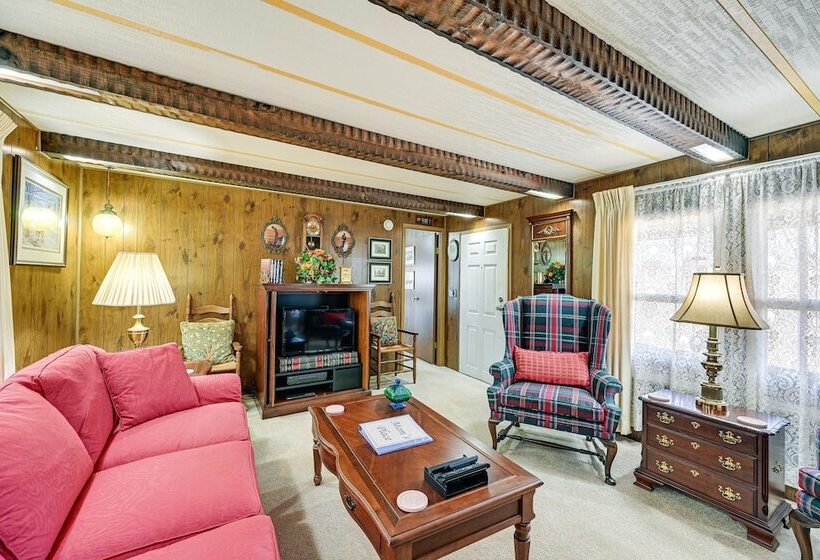 Classic Country Retreat In Ronda On 5 Acres!