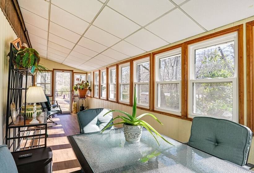 Classic Country Retreat In Ronda On 5 Acres!