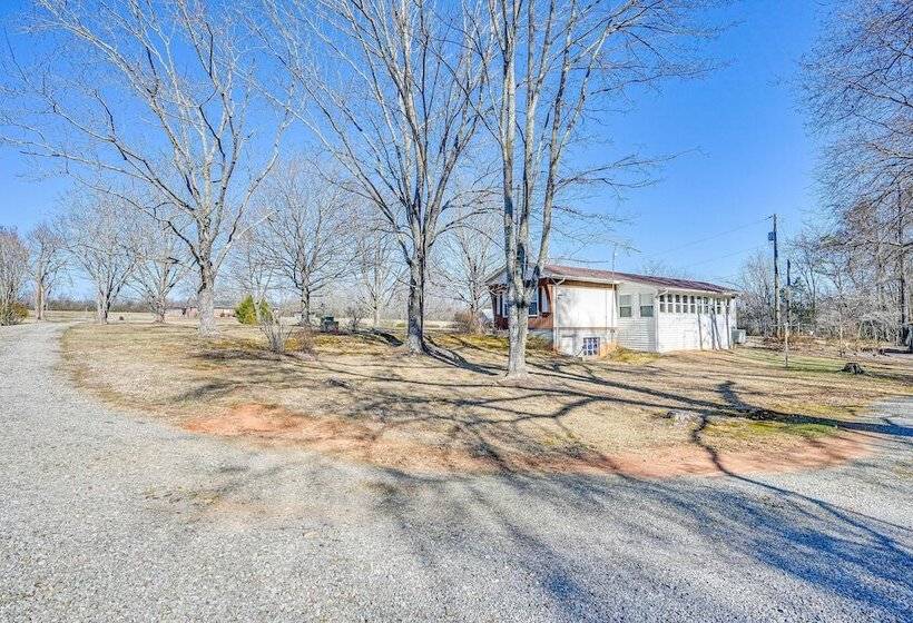 Classic Country Retreat In Ronda On 5 Acres!