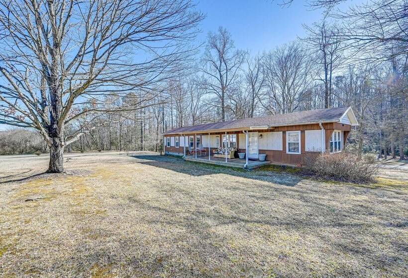 Classic Country Retreat In Ronda On 5 Acres!