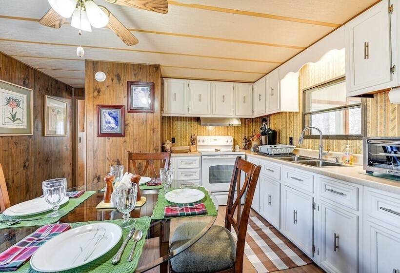 Classic Country Retreat In Ronda On 5 Acres!