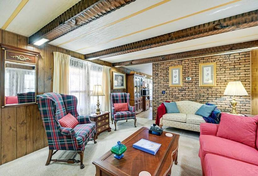 Classic Country Retreat In Ronda On 5 Acres!