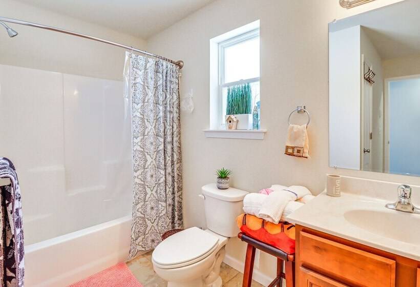 Cozy Albrightsville Home: Community Lake & Beach!