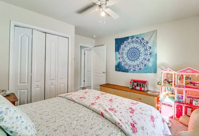 Cozy Albrightsville Home: Community Lake & Beach!