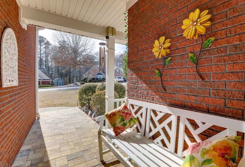 Cozy Buford Home W/ Piano ~ Mins To Lake Lanier!