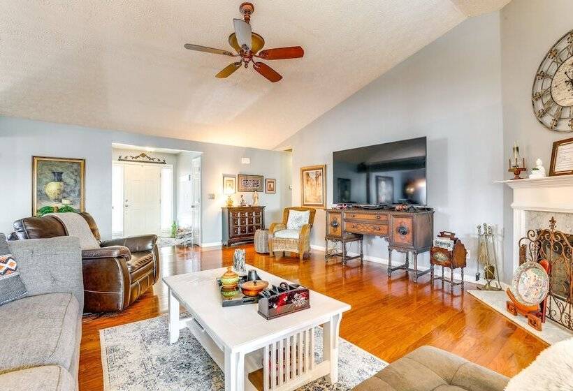 Cozy Buford Home W/ Piano ~ Mins To Lake Lanier!