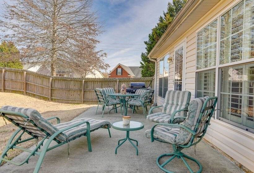 Cozy Buford Home W/ Piano ~ Mins To Lake Lanier!