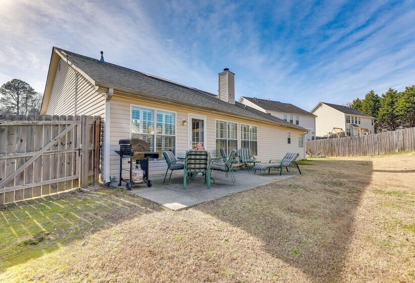 Cozy Buford Home W/ Piano ~ Mins To Lake Lanier!