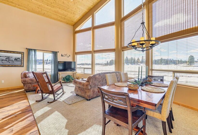 Cozy Duck Creek Village Cabin W/ Hot Tub & Views!