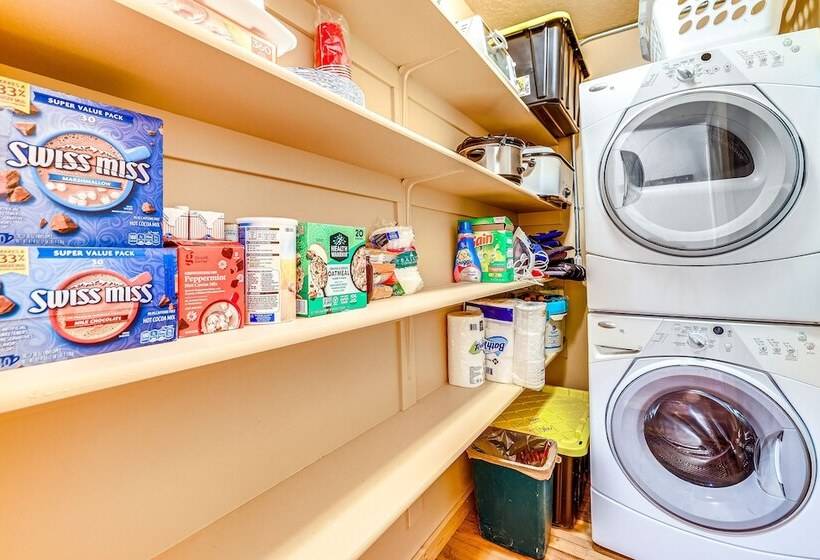 Cozy Duck Creek Village Cabin W/ Hot Tub & Views!