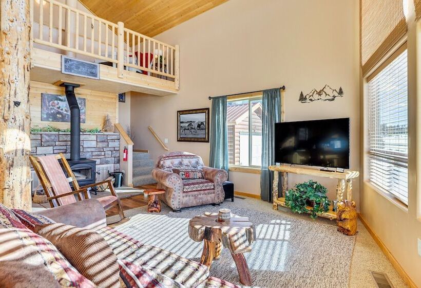 Cozy Duck Creek Village Cabin W/ Hot Tub & Views!