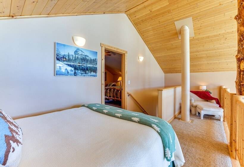 Cozy Duck Creek Village Cabin W/ Hot Tub & Views!