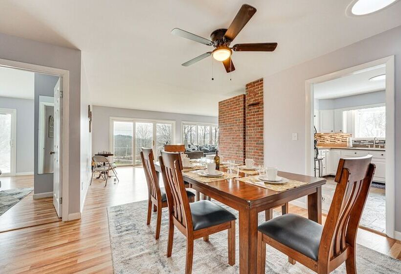 Cozy Fair Haven Home With Mountain Views!