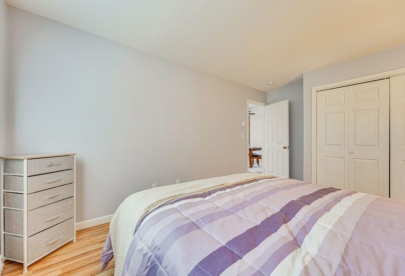 Cozy Fair Haven Home With Mountain Views!