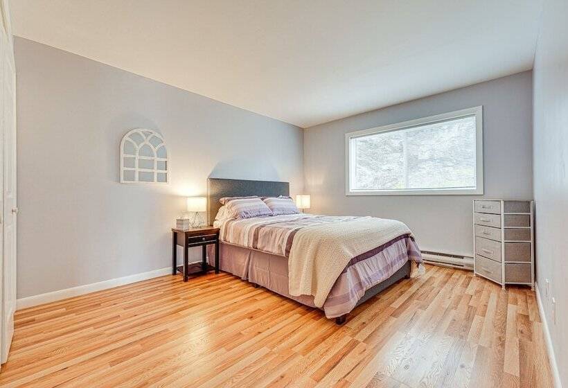 Cozy Fair Haven Home With Mountain Views!