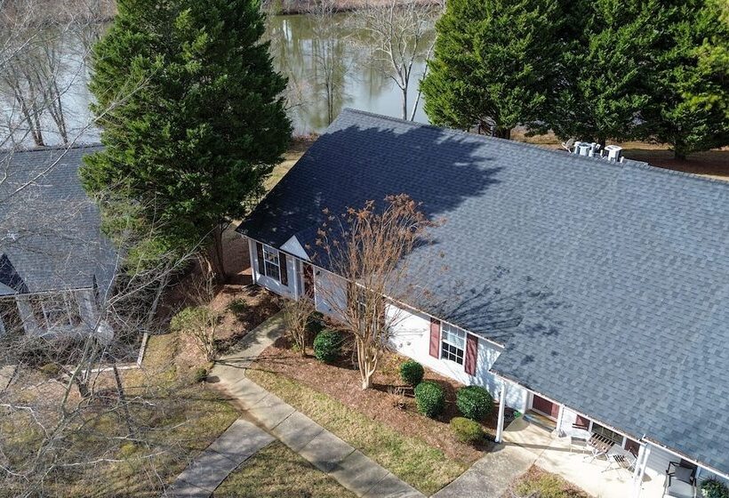 Cozy Greensboro Vacation Rental, 5 Mi To Downtown